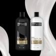 TRESemmé Champú y acondicionador Rich Moisture Pack de 2 para cabello seco formulado con vitamina E y biotina, 828ml Online now