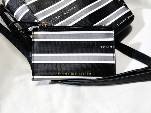 Tommy Hilfiger Antonella II-Crossbody negro con rayas plomas y blancas Discount